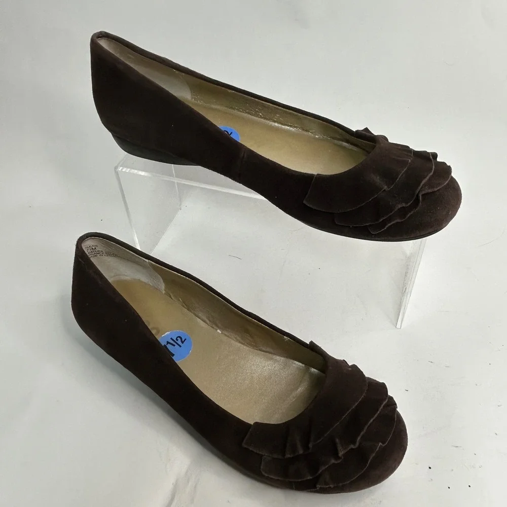 Me Too Alexis Brown Suede Ruffle Ballet Flats Womens 7.5 M‎ Round Toe Shoes